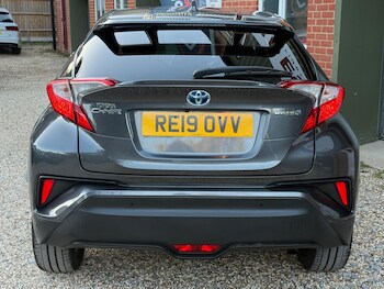 Used Toyota C-HR 2019 for sale - 77001990: Photo