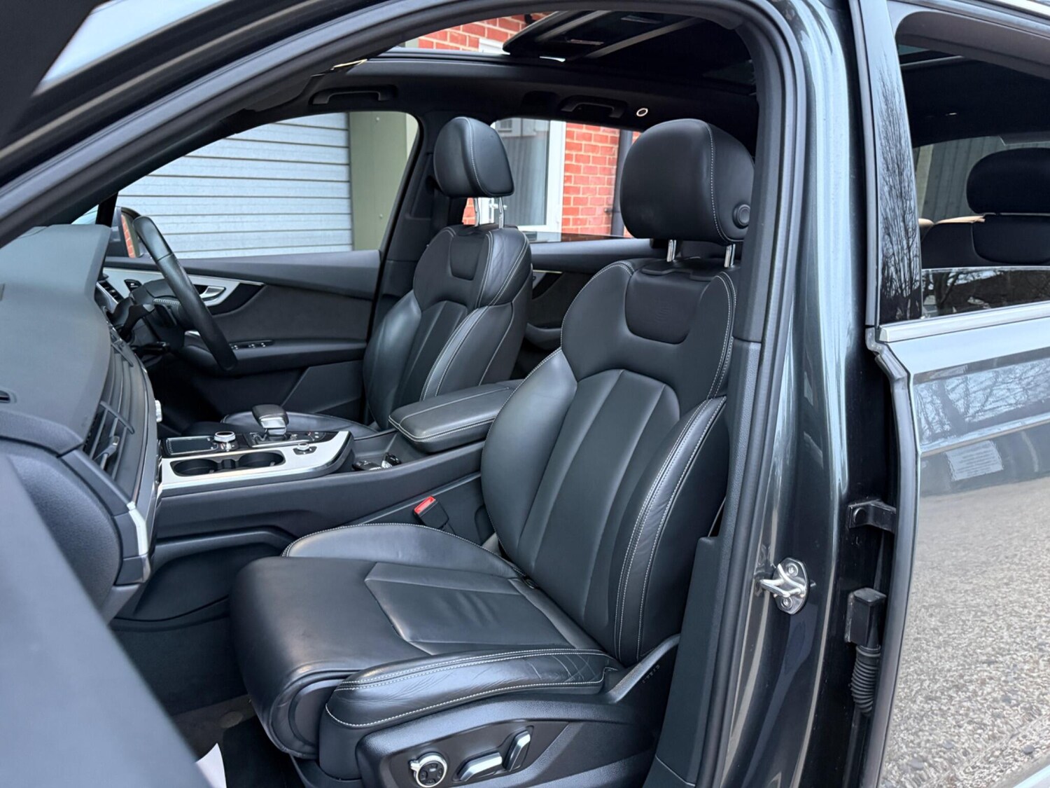 Used Audi Q7 2016 for sale - 77978357: Photo 44