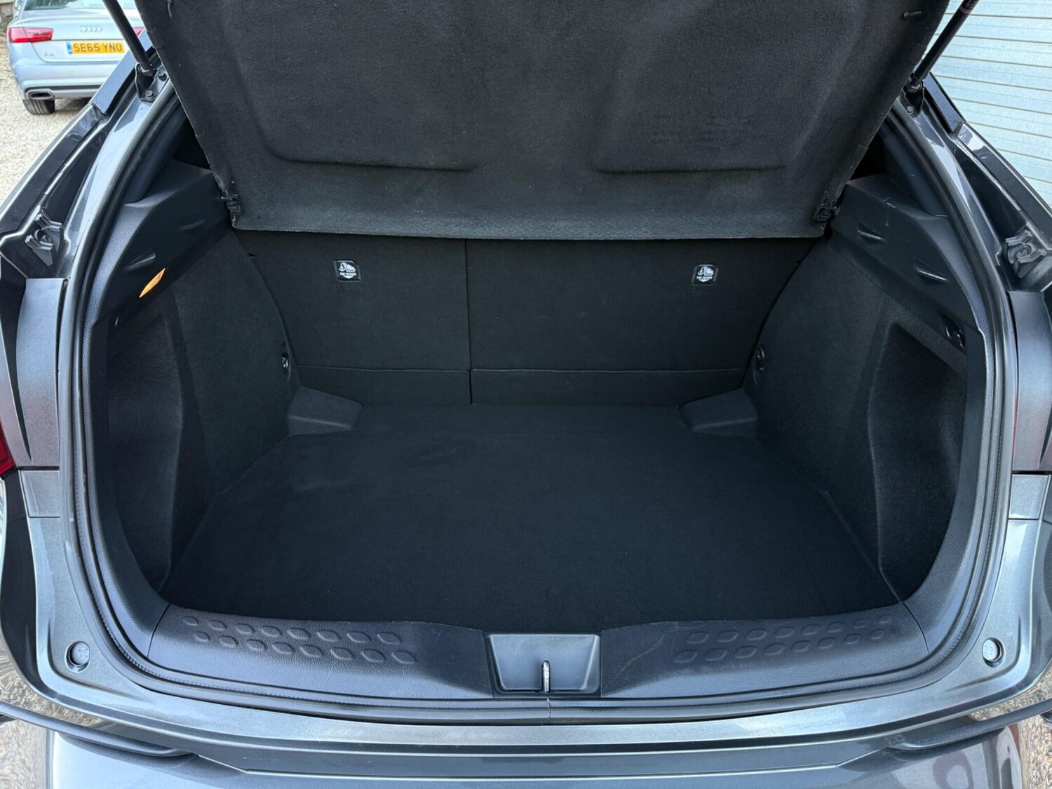 Used Toyota C-HR 2019 for sale - 76060077: Photo 23