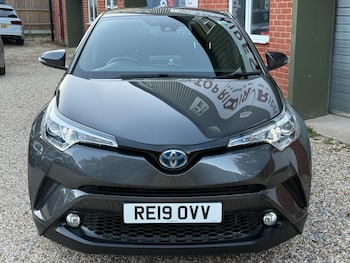 Used Toyota C-HR 2019 for sale - 76060077: Photo