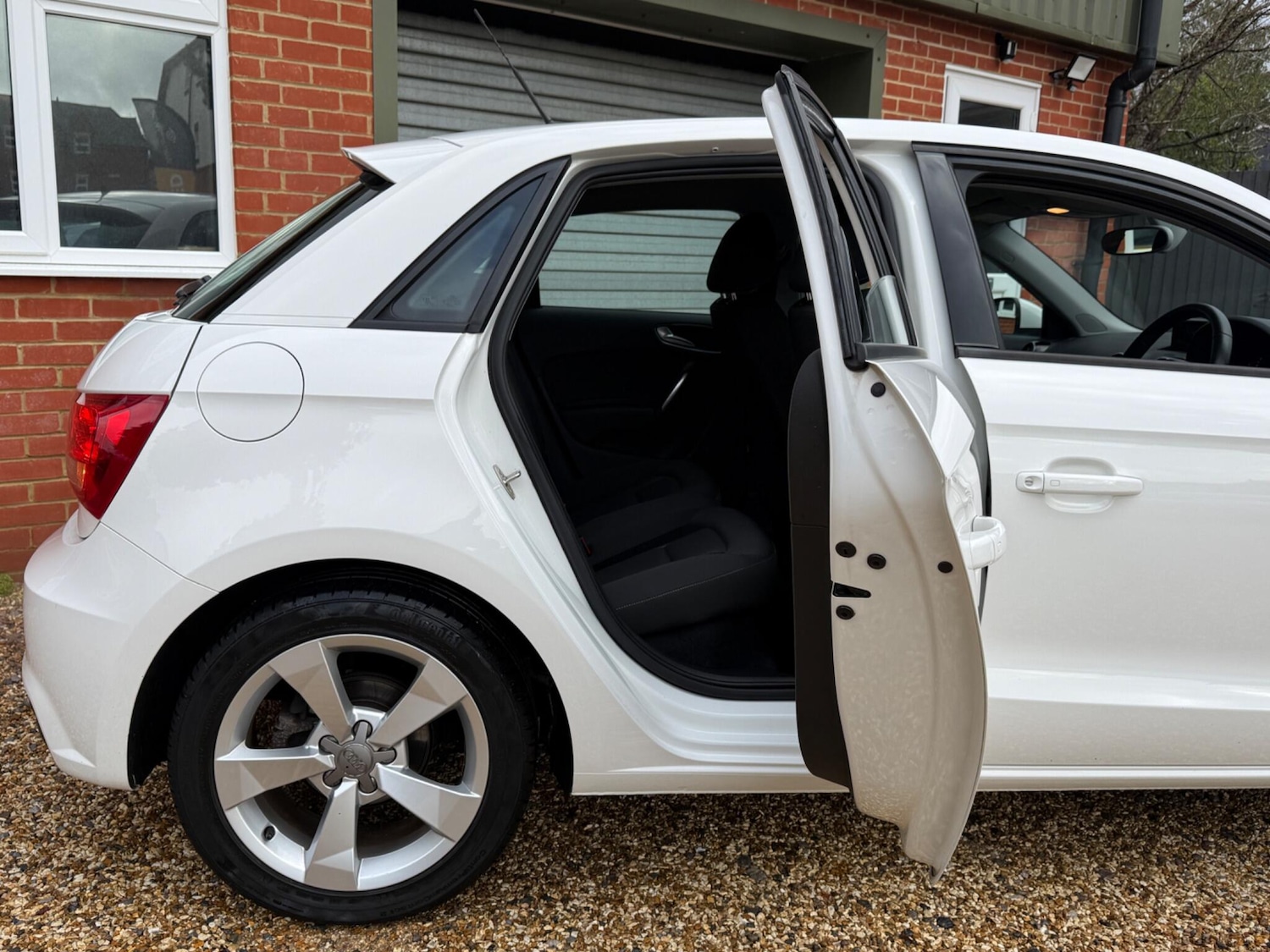 Used Audi A1 2015 for sale - 77242805: Photo 15