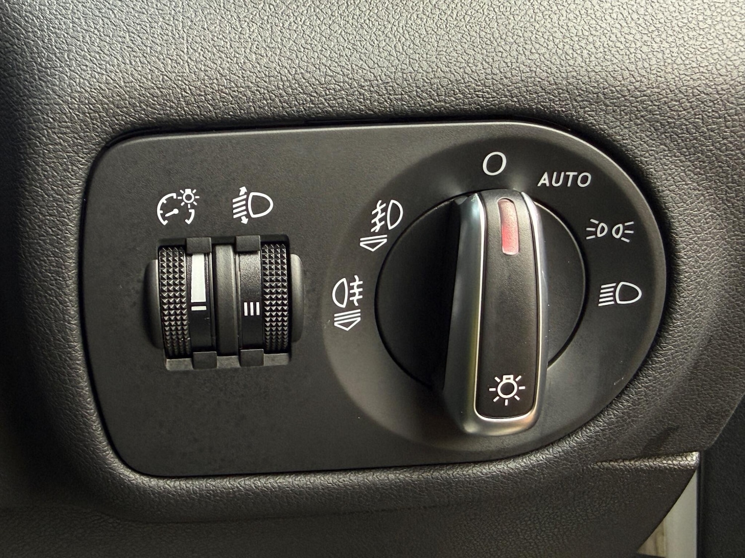 Used Audi A1 2015 for sale - 77242805: Photo 32