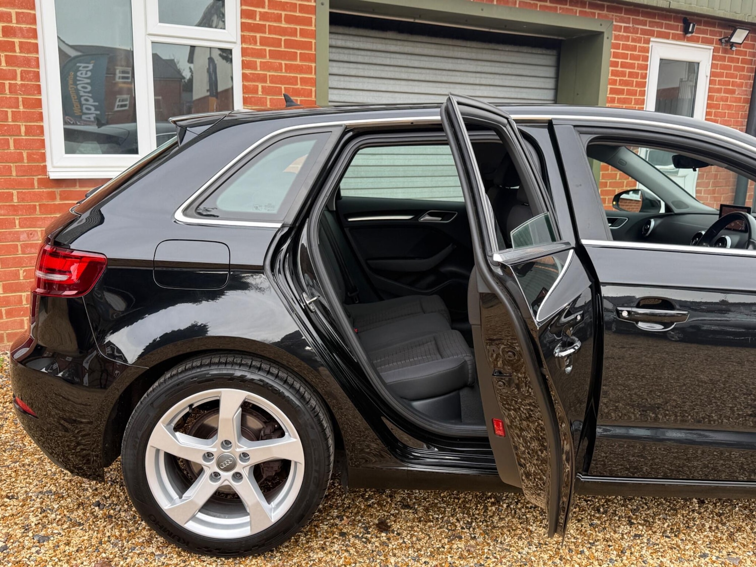 Used Audi A3 2017 for sale - 77001979: Photo 11