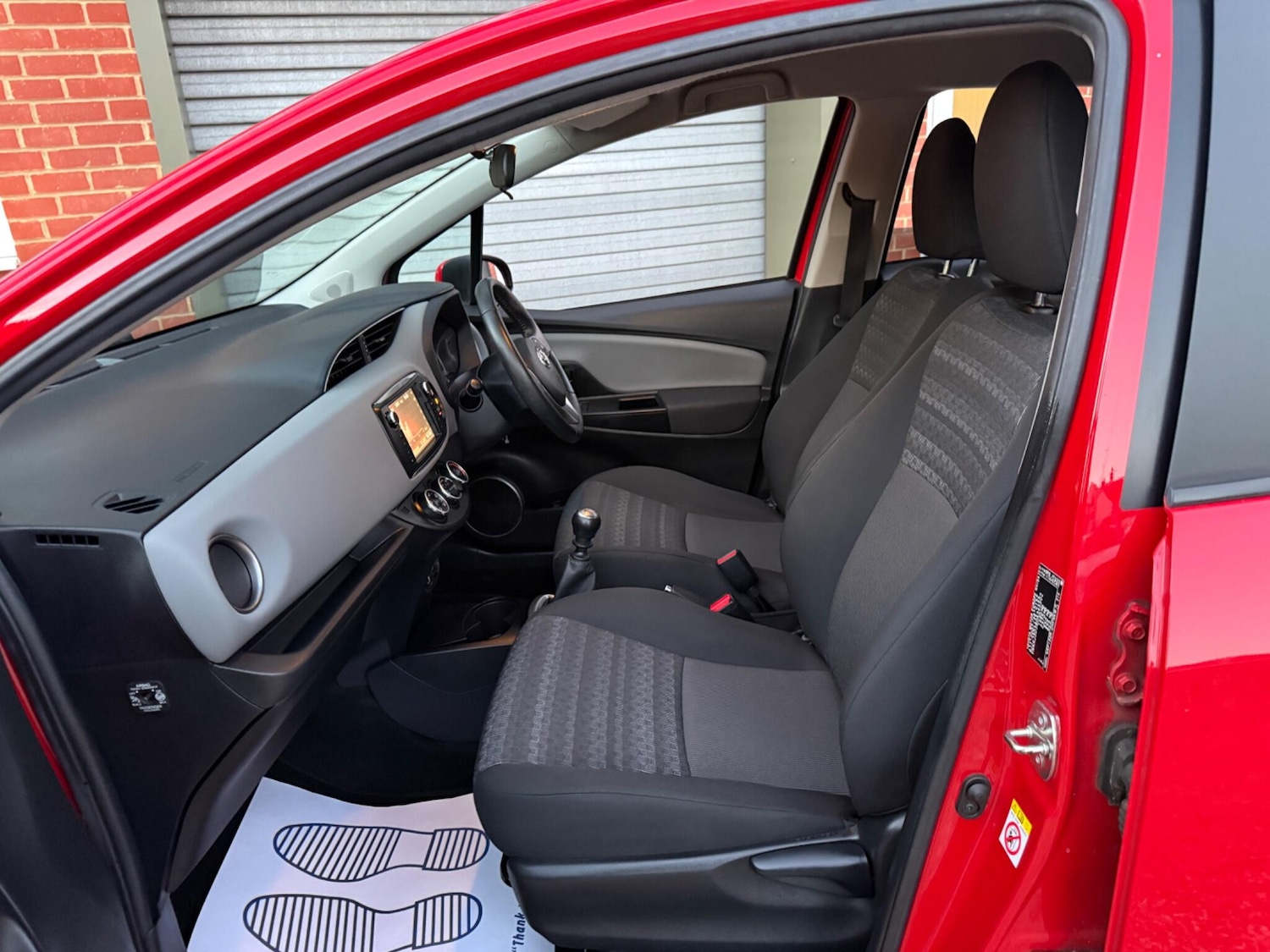 Used Toyota Yaris 2016 for sale - 77939573: Photo 10