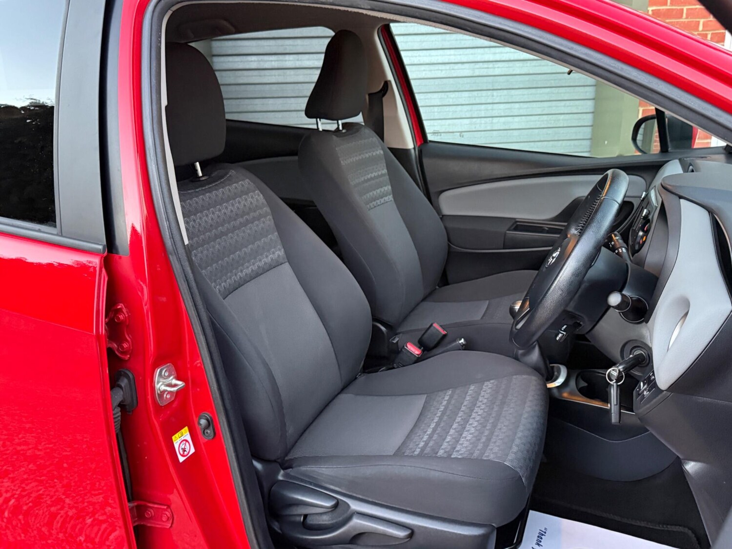 Used Toyota Yaris 2016 for sale - 77939573: Photo 14