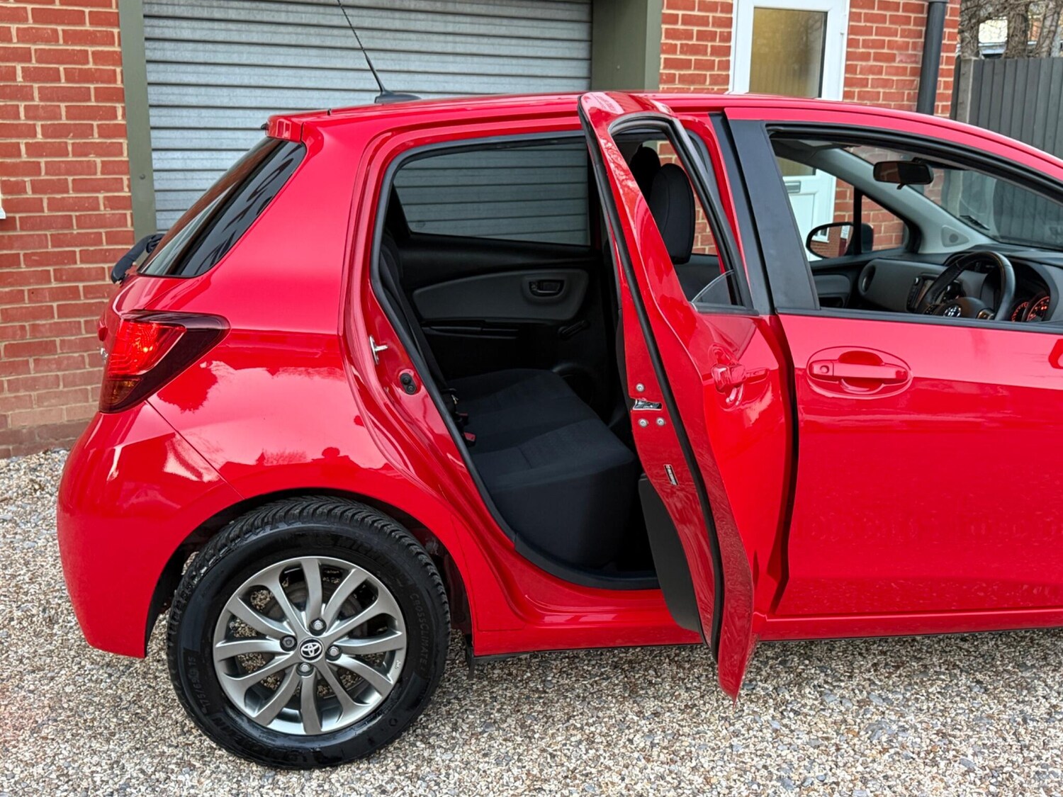 Used Toyota Yaris 2016 for sale - 77939573: Photo 17