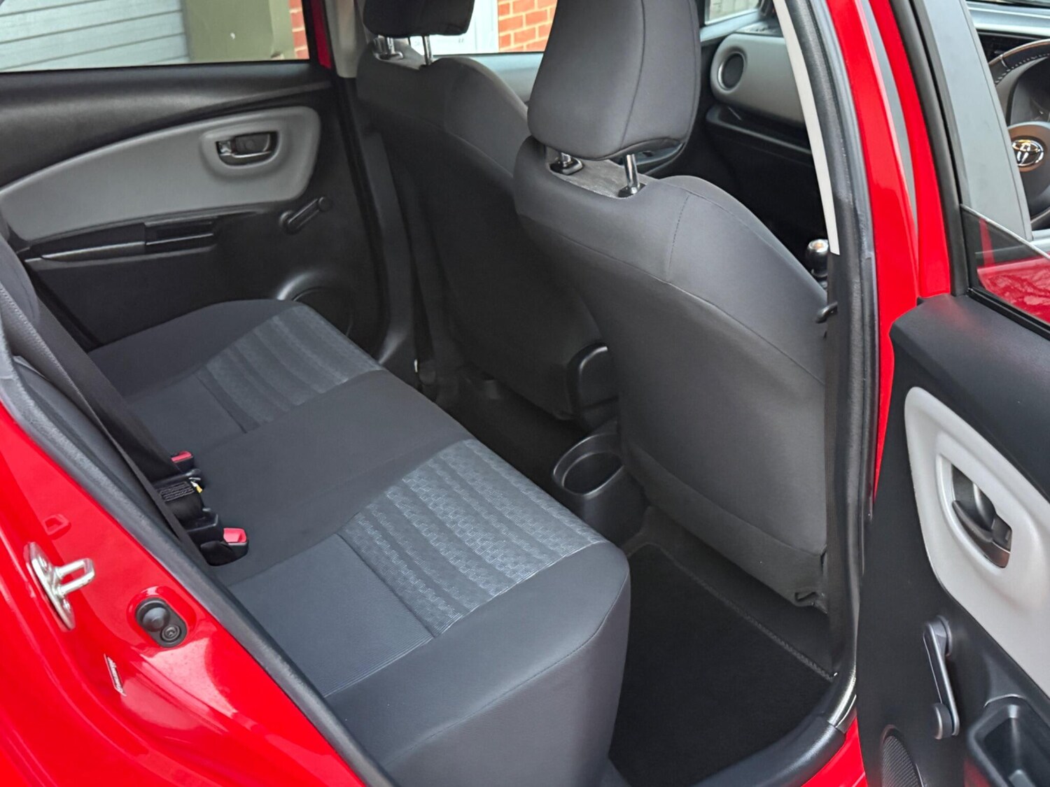 Used Toyota Yaris 2016 for sale - 77939573: Photo 19