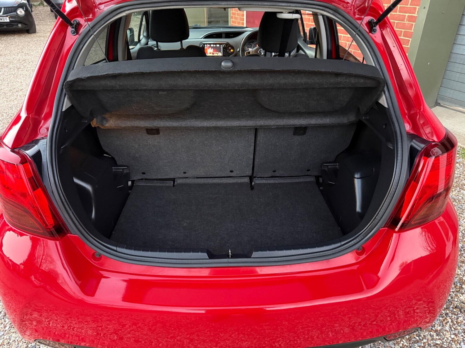 Used Toyota Yaris 2016 for sale - 77939573: Photo 23