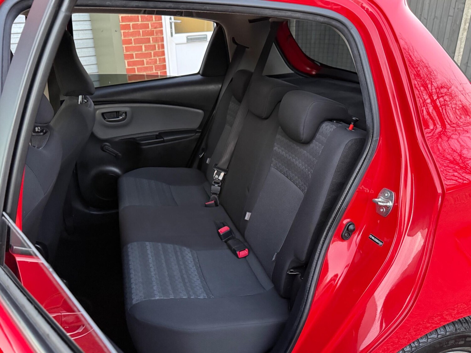 Used Toyota Yaris 2016 for sale - 77939573: Photo 28