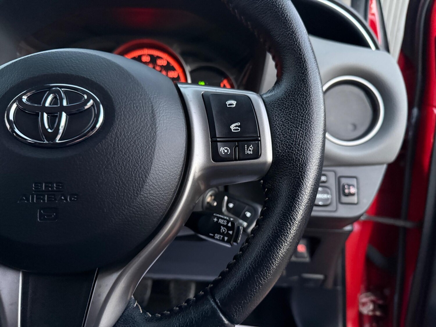 Used Toyota Yaris 2016 for sale - 77939573: Photo 32