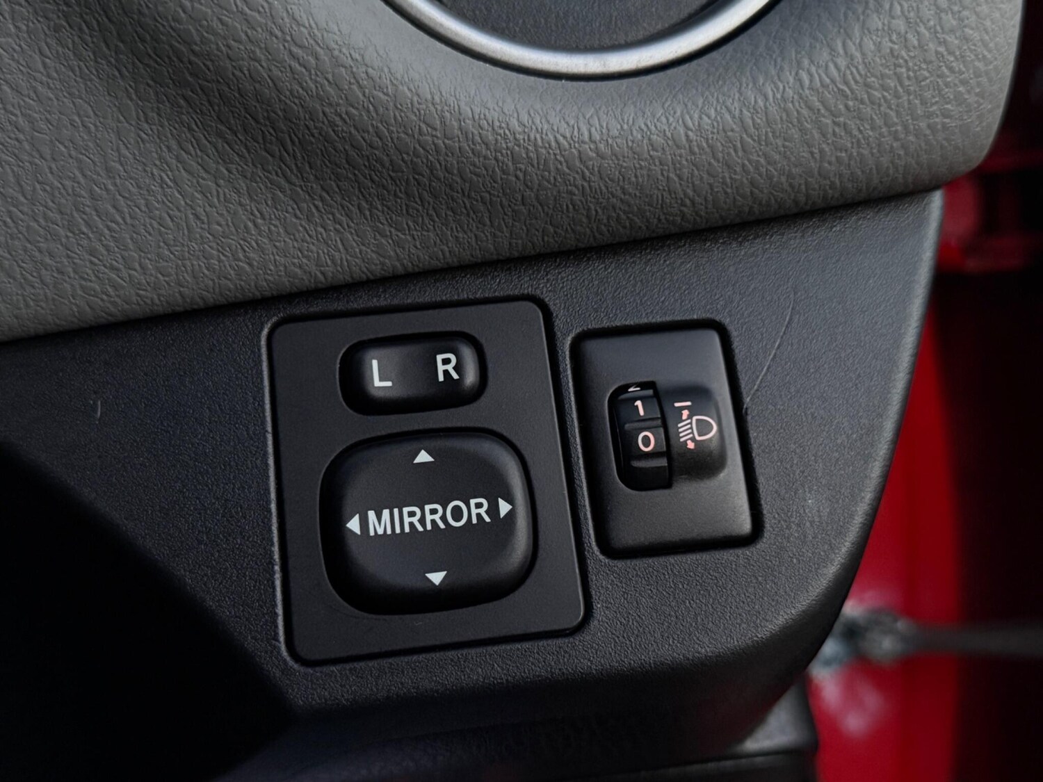 Used Toyota Yaris 2016 for sale - 77939573: Photo 37