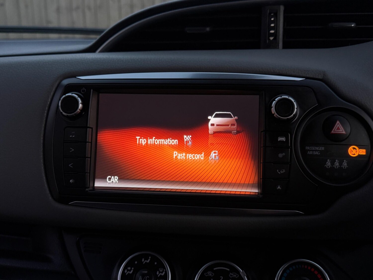 Used Toyota Yaris 2016 for sale - 77939573: Photo 45