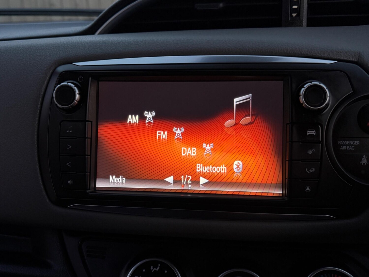 Used Toyota Yaris 2016 for sale - 77939573: Photo 46