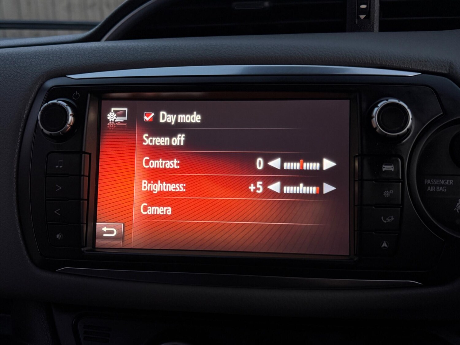 Used Toyota Yaris 2016 for sale - 77939573: Photo 52