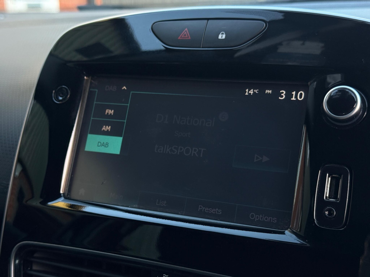 Used Renault Clio 2017 for sale - 77001973: Photo 36