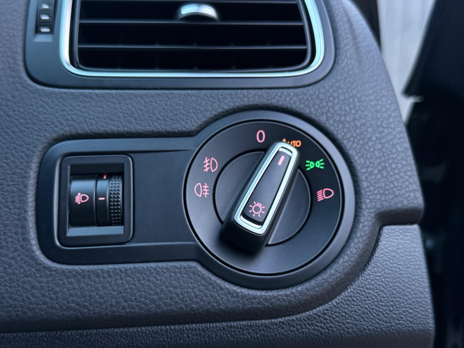 Used Volkswagen Polo 2017 for sale - 76849749: Photo 18