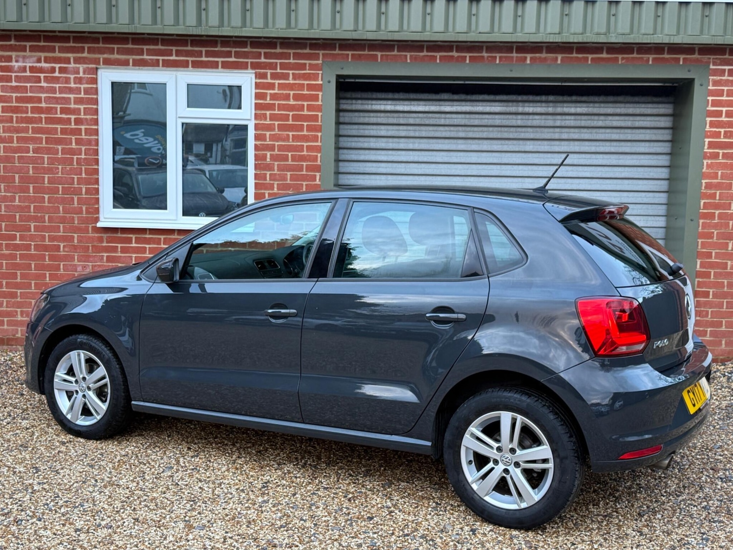 Used Volkswagen Polo 2017 for sale - 76849749: Photo 2