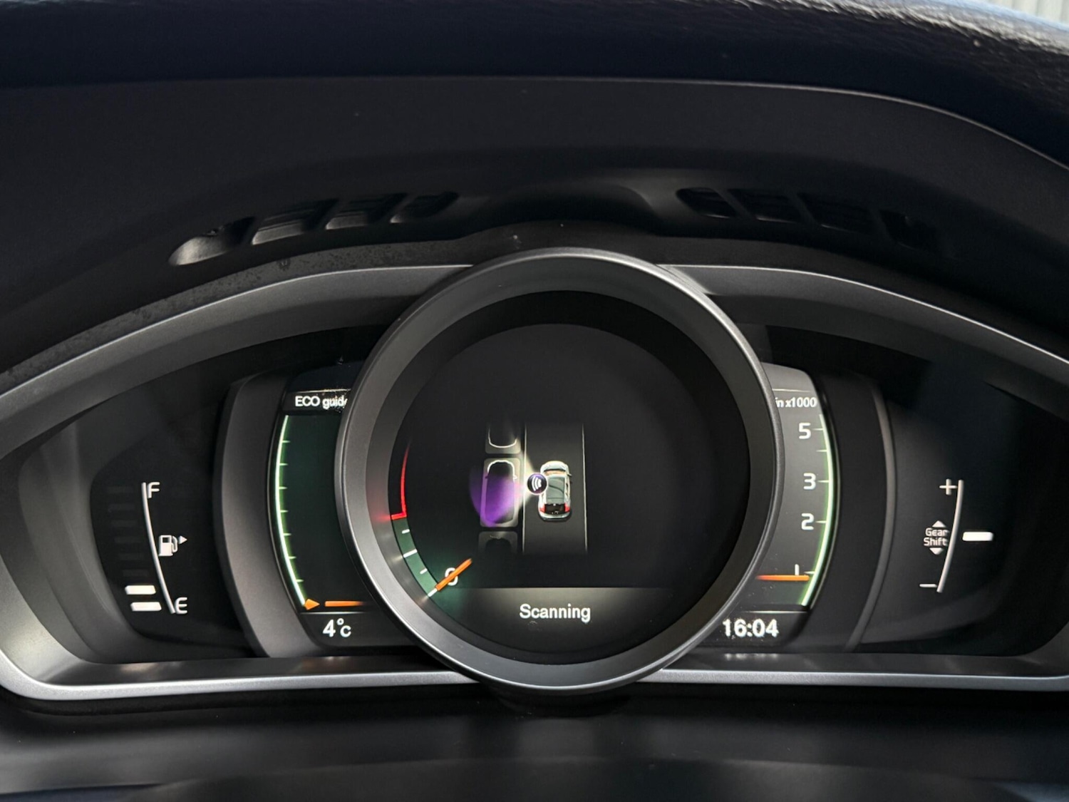 Used Volvo V40 2018 for sale - 77052507: Photo 10