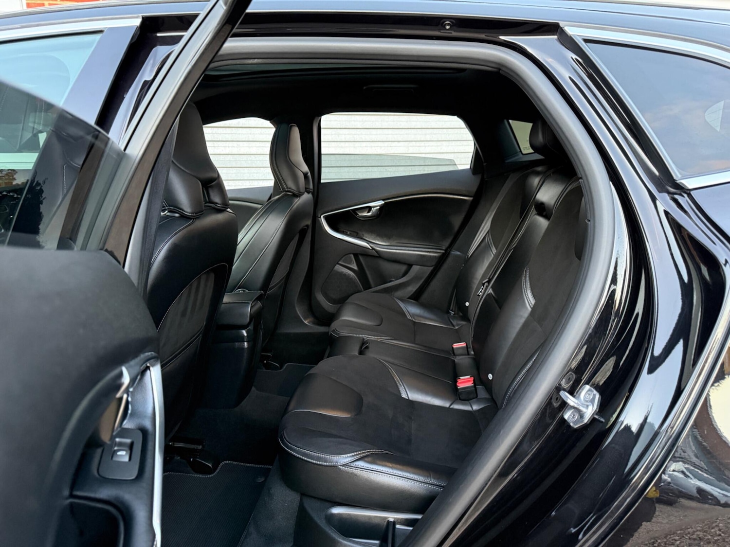 Used Volvo V40 2018 for sale - 77052507: Photo 14