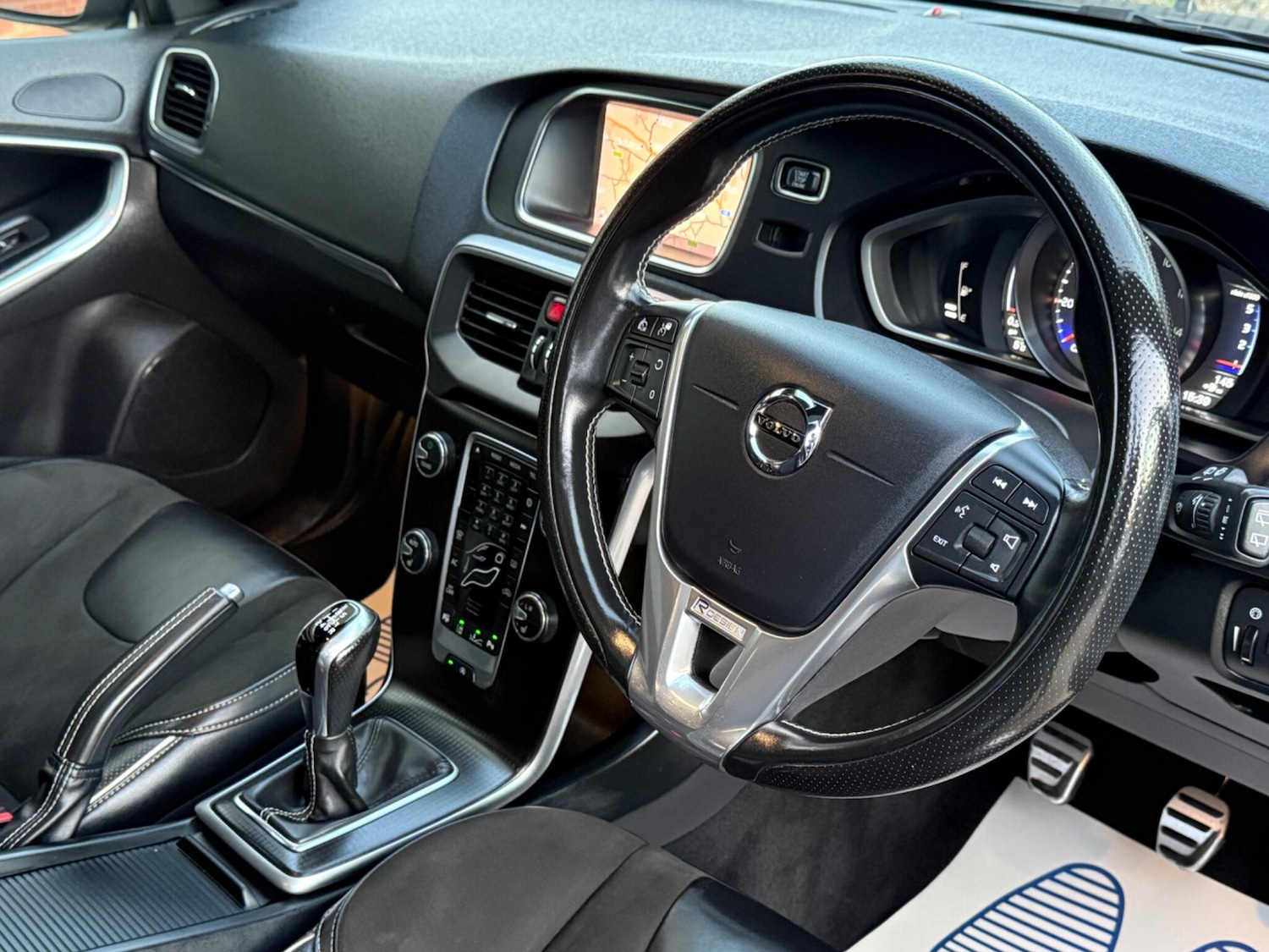 Used Volvo V40 2018 for sale - 77052507: Photo 15