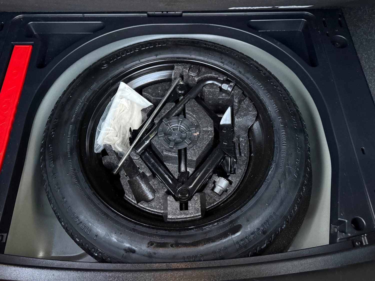 Used Volvo V40 2018 for sale - 77052507: Photo 26