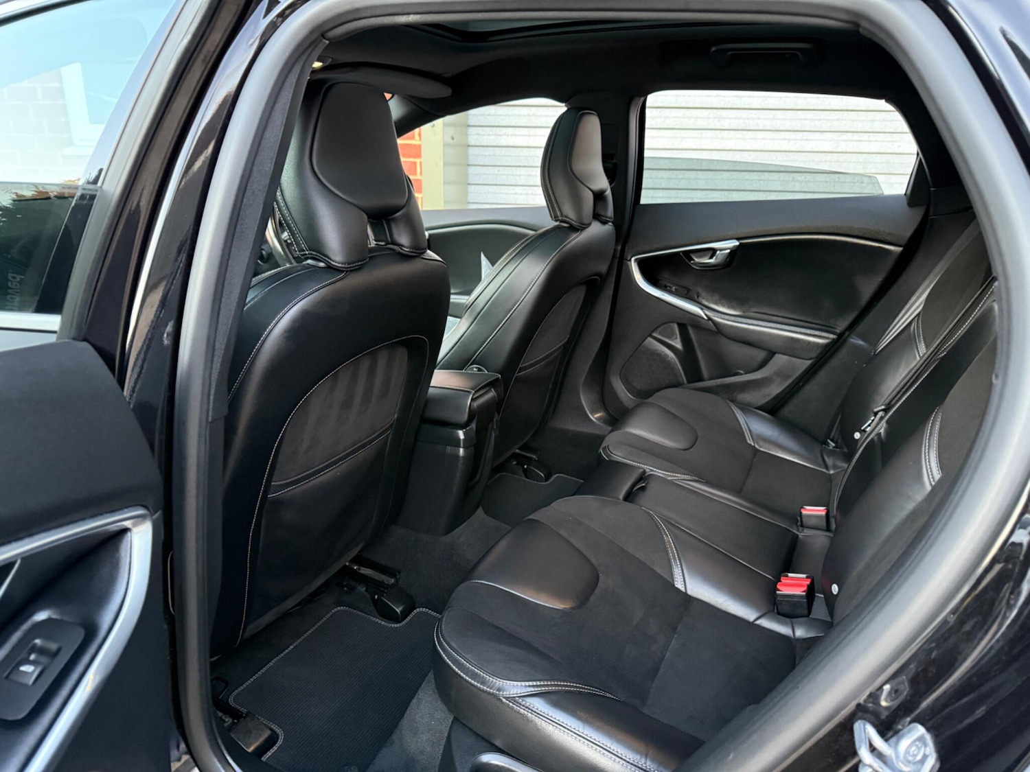 Used Volvo V40 2018 for sale - 77052507: Photo 29