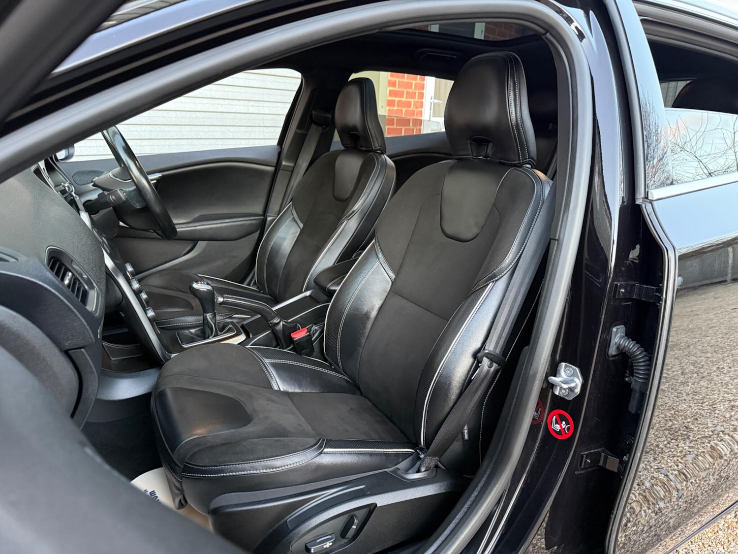 Used Volvo V40 2018 for sale - 77052507: Photo 32