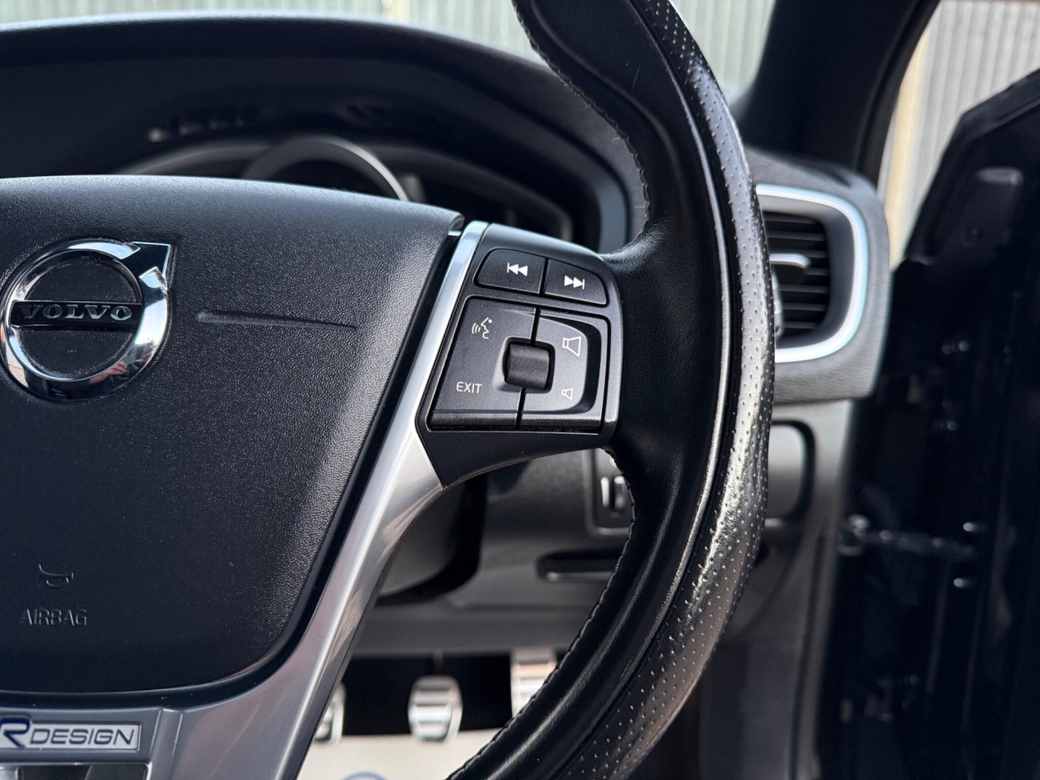 Used Volvo V40 2018 for sale - 77052507: Photo 36