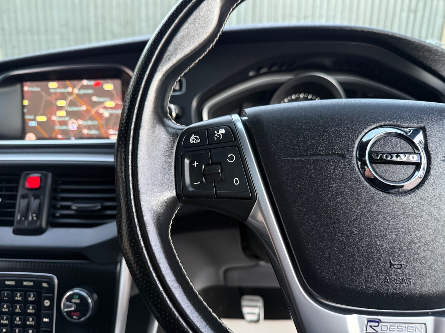 Used Volvo V40 2018 for sale - 77052507: Photo 37