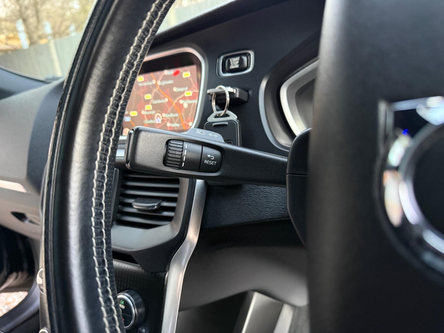 Used Volvo V40 2018 for sale - 77052507: Photo 38