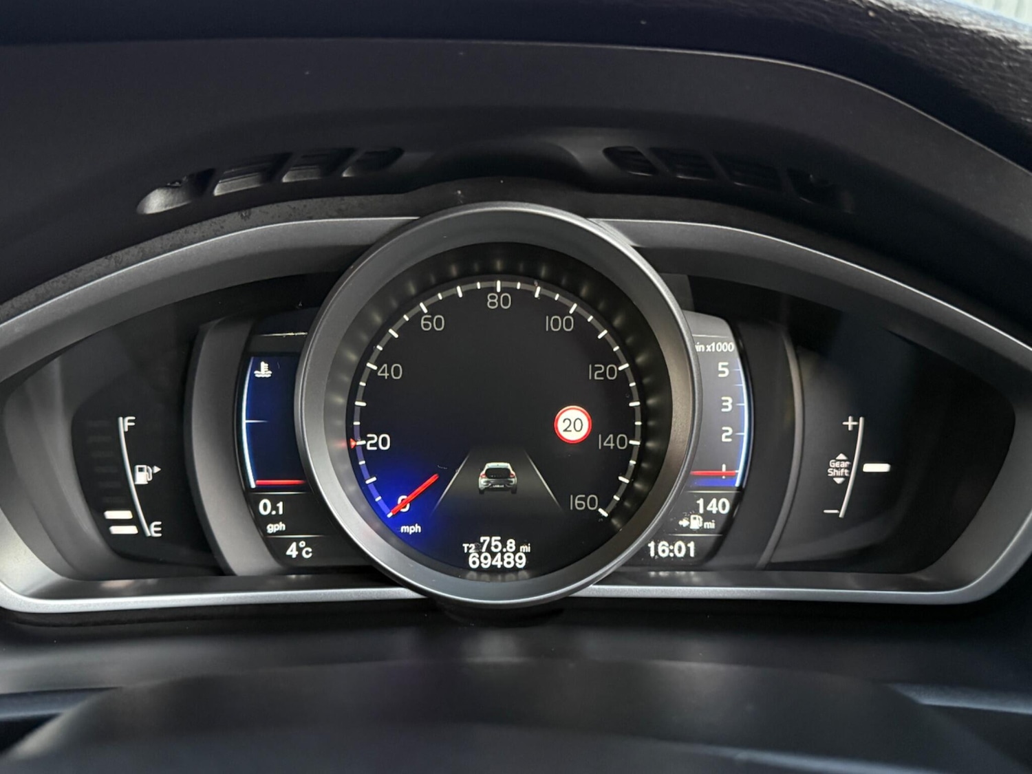 Used Volvo V40 2018 for sale - 77052507: Photo 42