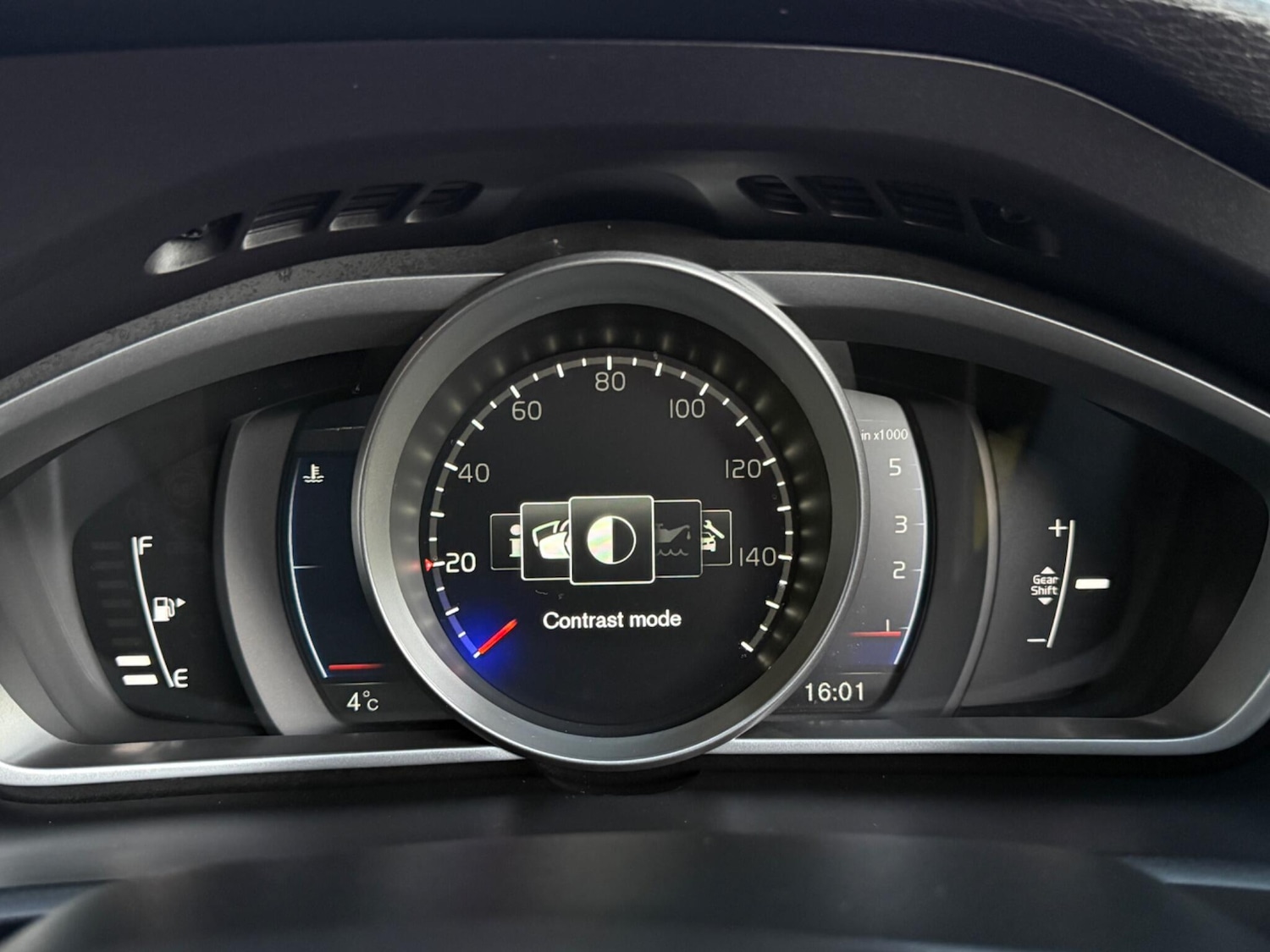 Used Volvo V40 2018 for sale - 77052507: Photo 44