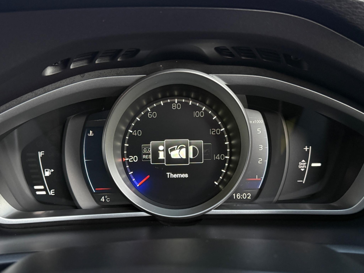 Used Volvo V40 2018 for sale - 77052507: Photo 45