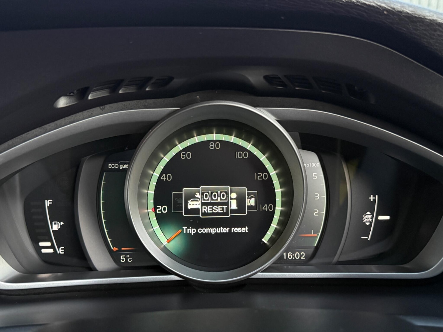 Used Volvo V40 2018 for sale - 77052507: Photo 49