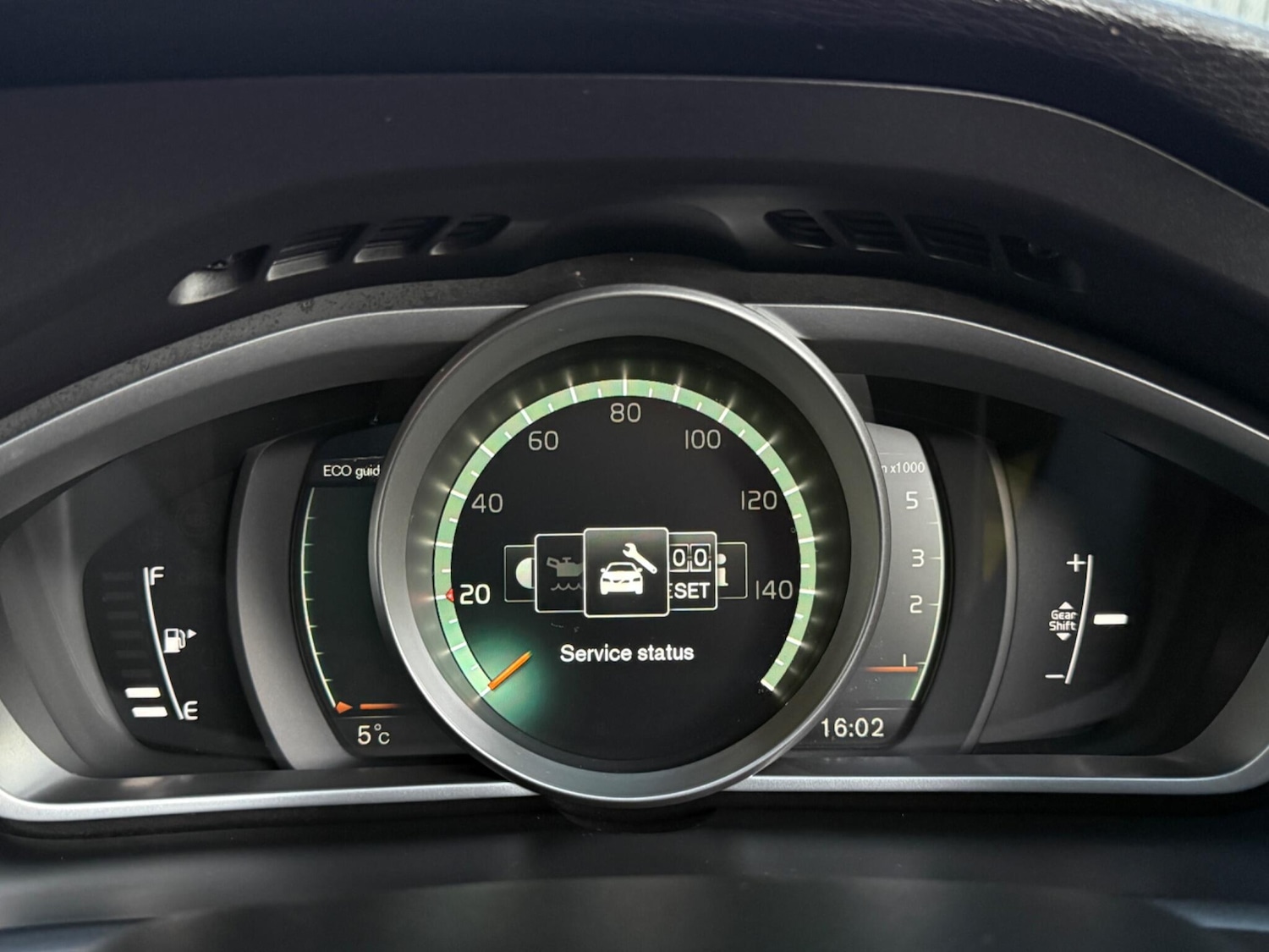 Used Volvo V40 2018 for sale - 77052507: Photo 50