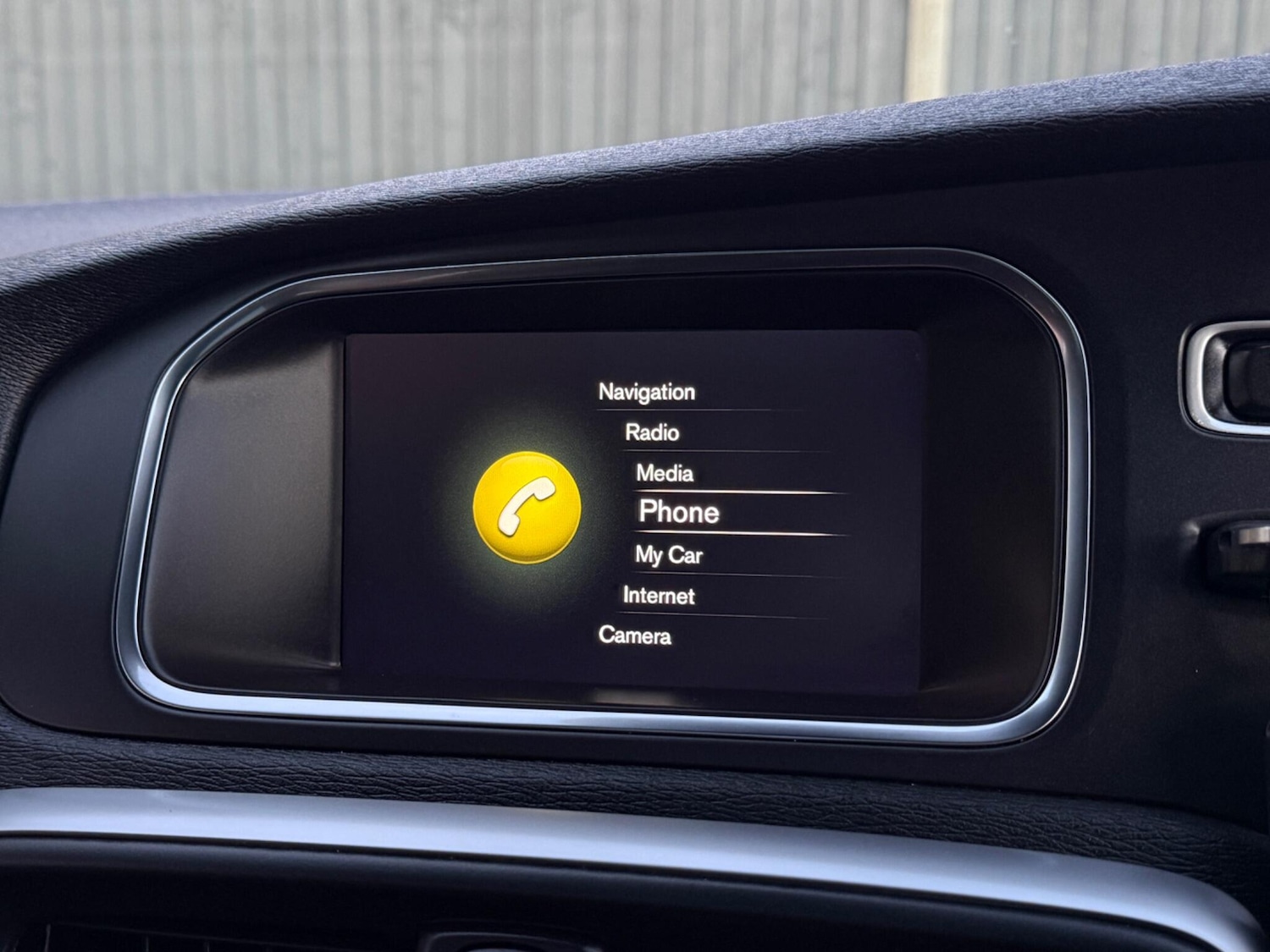 Used Volvo V40 2018 for sale - 77052507: Photo 61