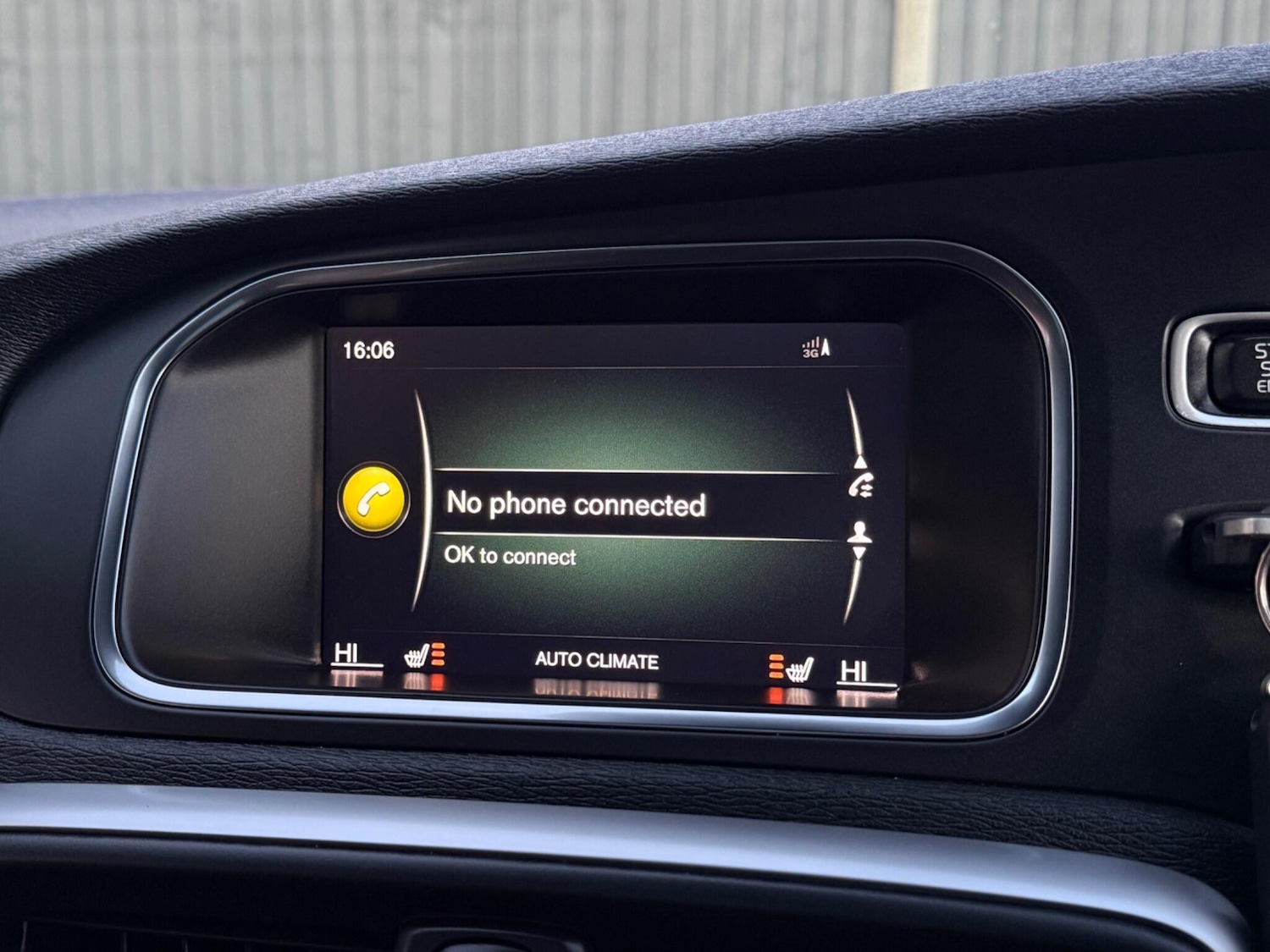 Used Volvo V40 2018 for sale - 77052507: Photo 62