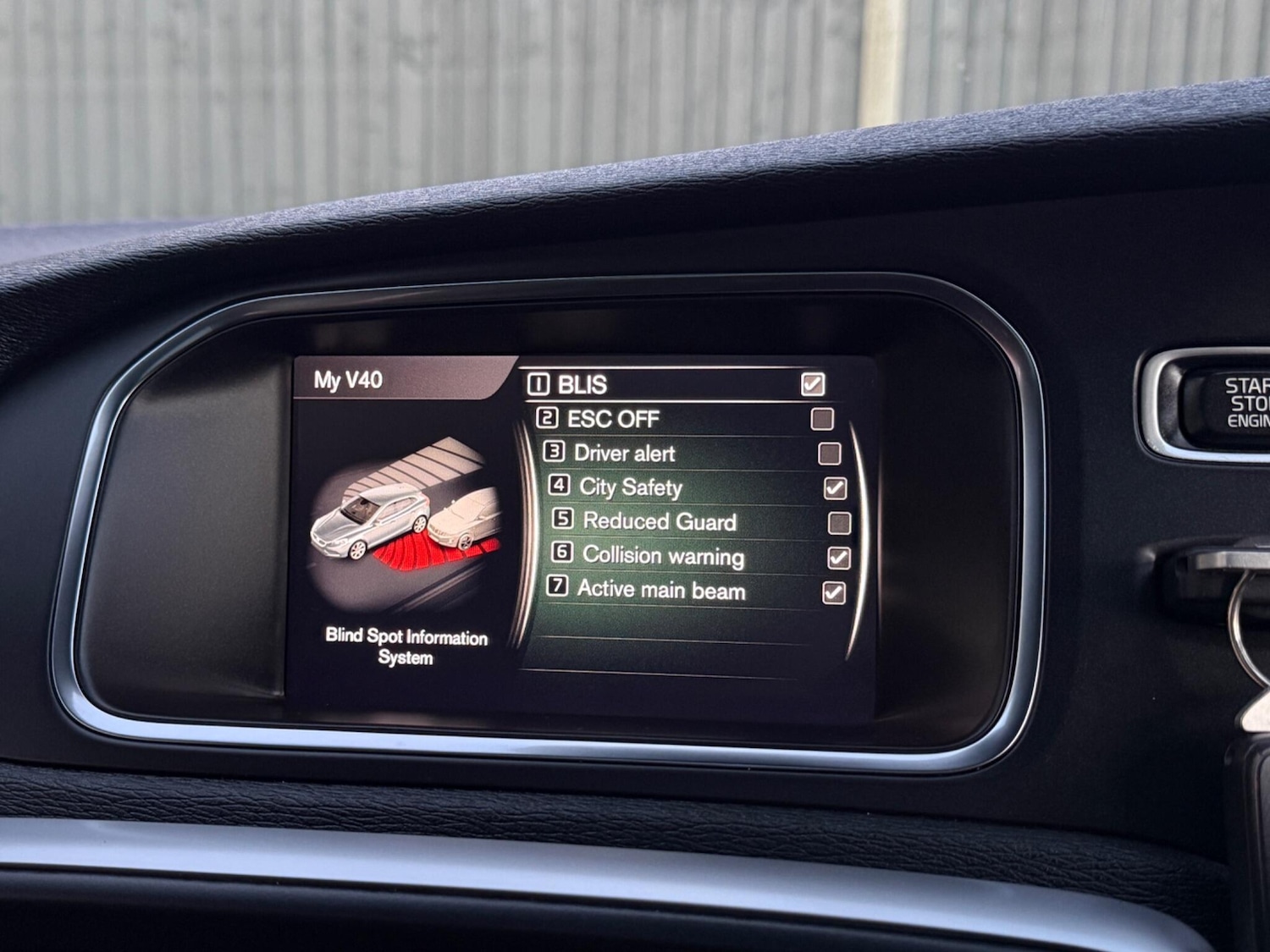 Used Volvo V40 2018 for sale - 77052507: Photo 68