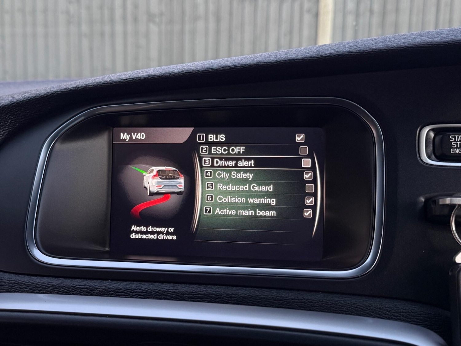 Used Volvo V40 2018 for sale - 77052507: Photo 69