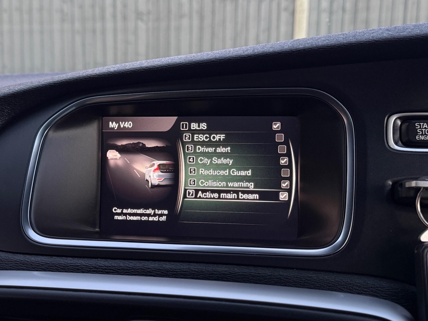 Used Volvo V40 2018 for sale - 77052507: Photo 70