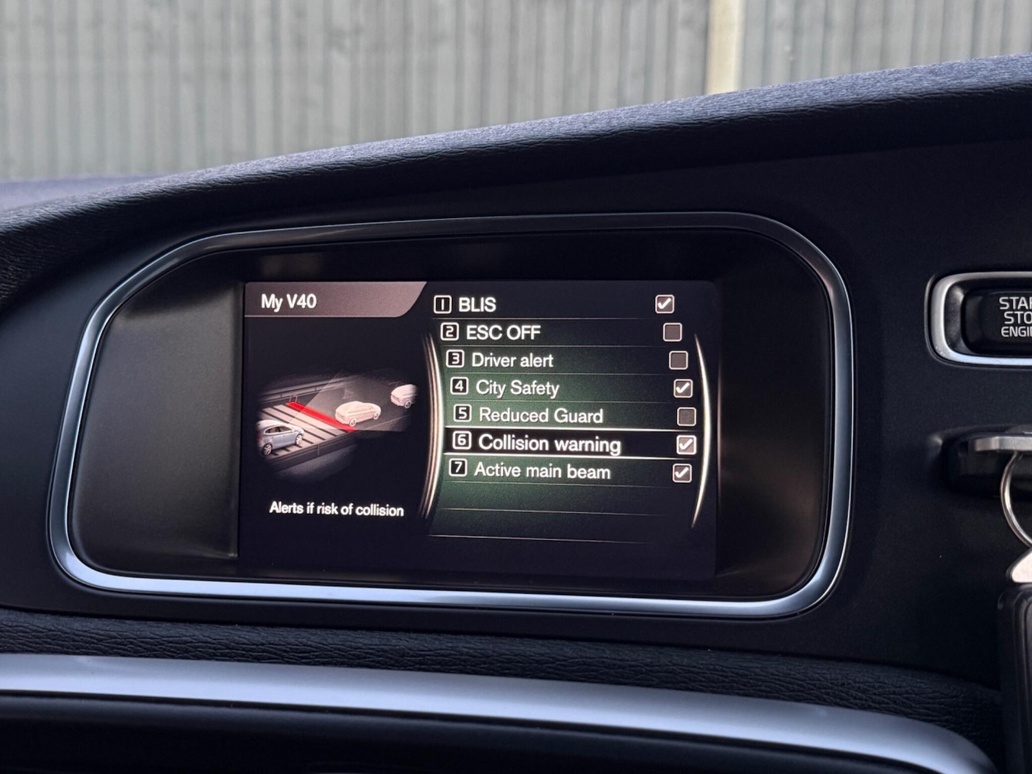 Used Volvo V40 2018 for sale - 77052507: Photo 71