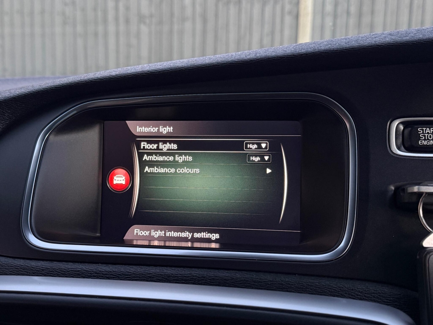 Used Volvo V40 2018 for sale - 77052507: Photo 77