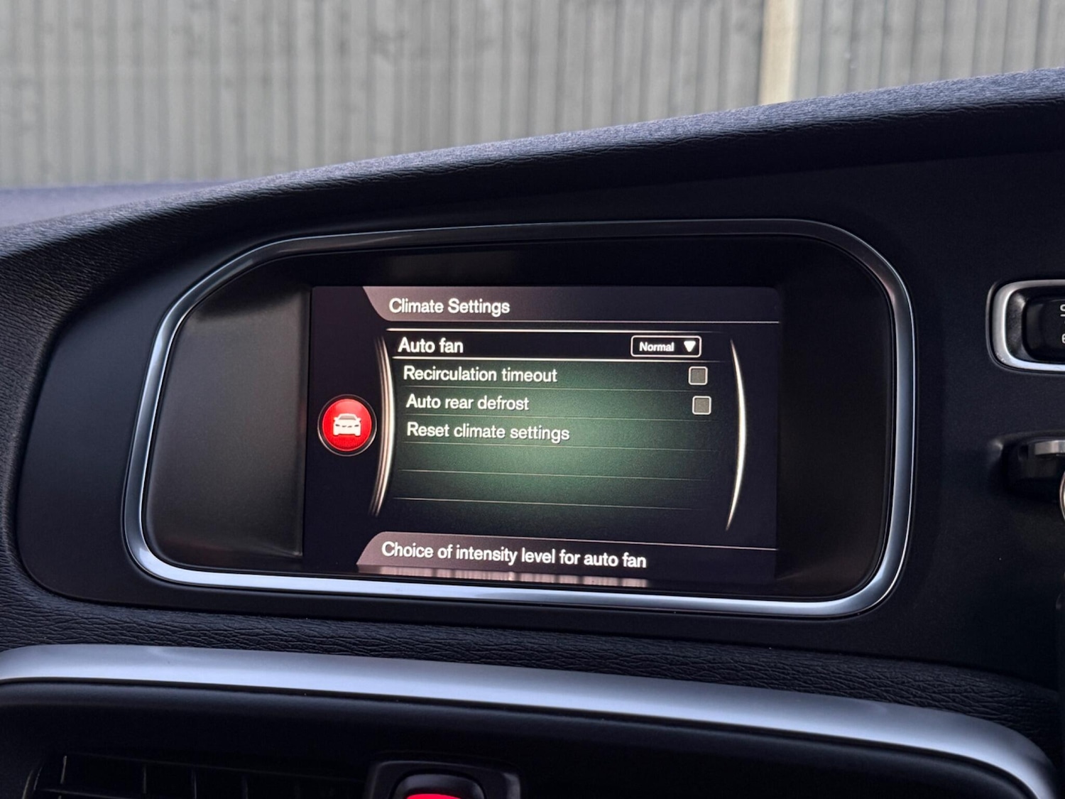 Used Volvo V40 2018 for sale - 77052507: Photo 82