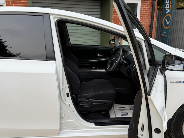 Used Toyota Prius+ 2018 for sale - 75540331: Photo 10