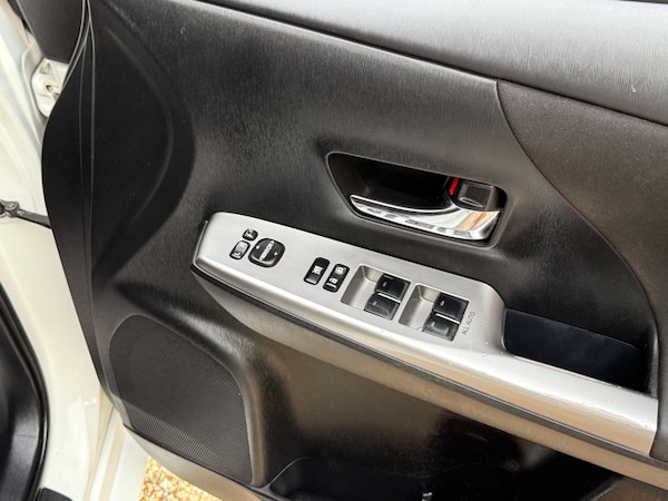 Used Toyota Prius+ 2018 for sale - 75540331: Photo 15