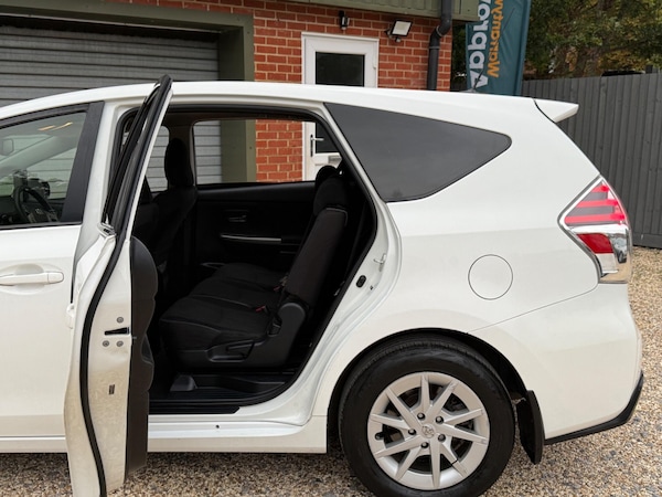 Used Toyota Prius+ 2018 for sale - 75540331: Photo 29