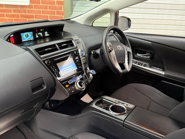 Used Toyota Prius+ 2018 for sale - 75540331: Photo 33