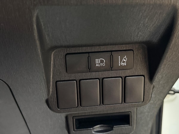 Used Toyota Prius+ 2018 for sale - 75540331: Photo 39