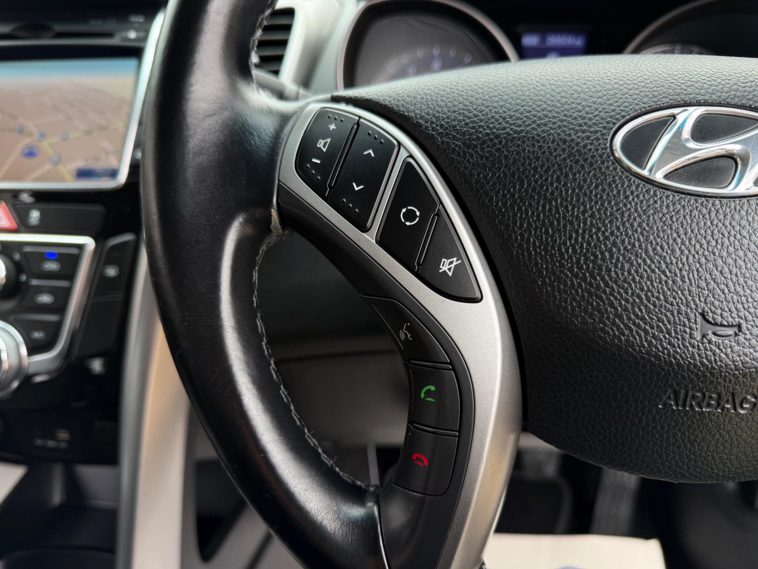 Used Hyundai i30 2015 for sale - 77705136: Photo 38