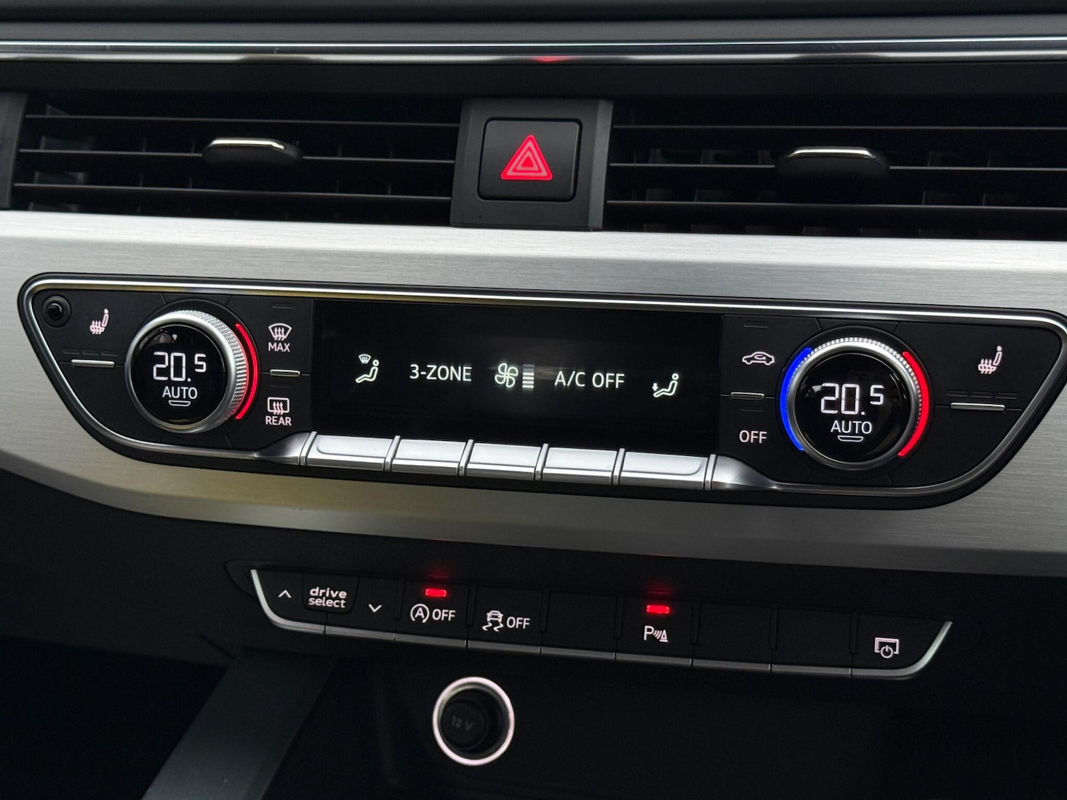 Used Audi A4 Avant 2017 for sale - 77400854: Photo 11